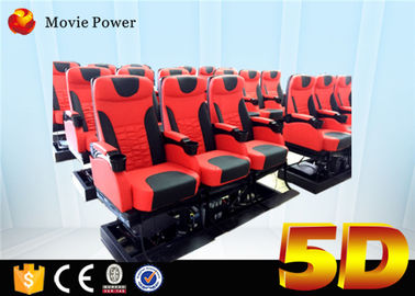 เก้าอี้หนังสีแดงและสีดำโรงหนัง 4 ล้อโรงละคร 100 ที่นั่งพร้อมที่ยึดถ้วยและกวาดขา